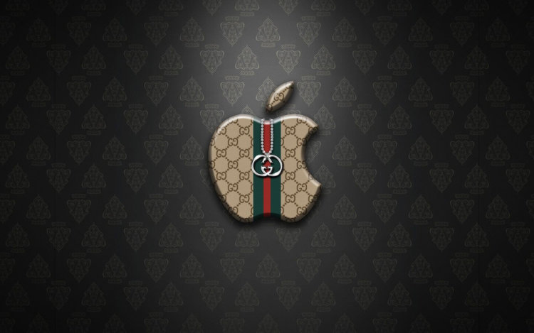 Yves Saint Laurent и Gucci обратились к Apple за помощью. Фото.