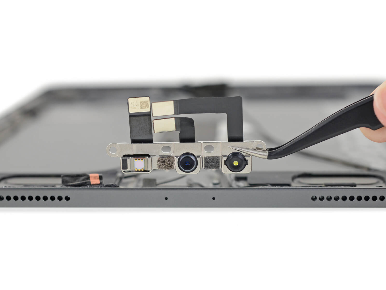 Мастера iFixit добрались до iPad Pro (2018). Мастера iFixit добрались до iPad Pro (2018). Фото.