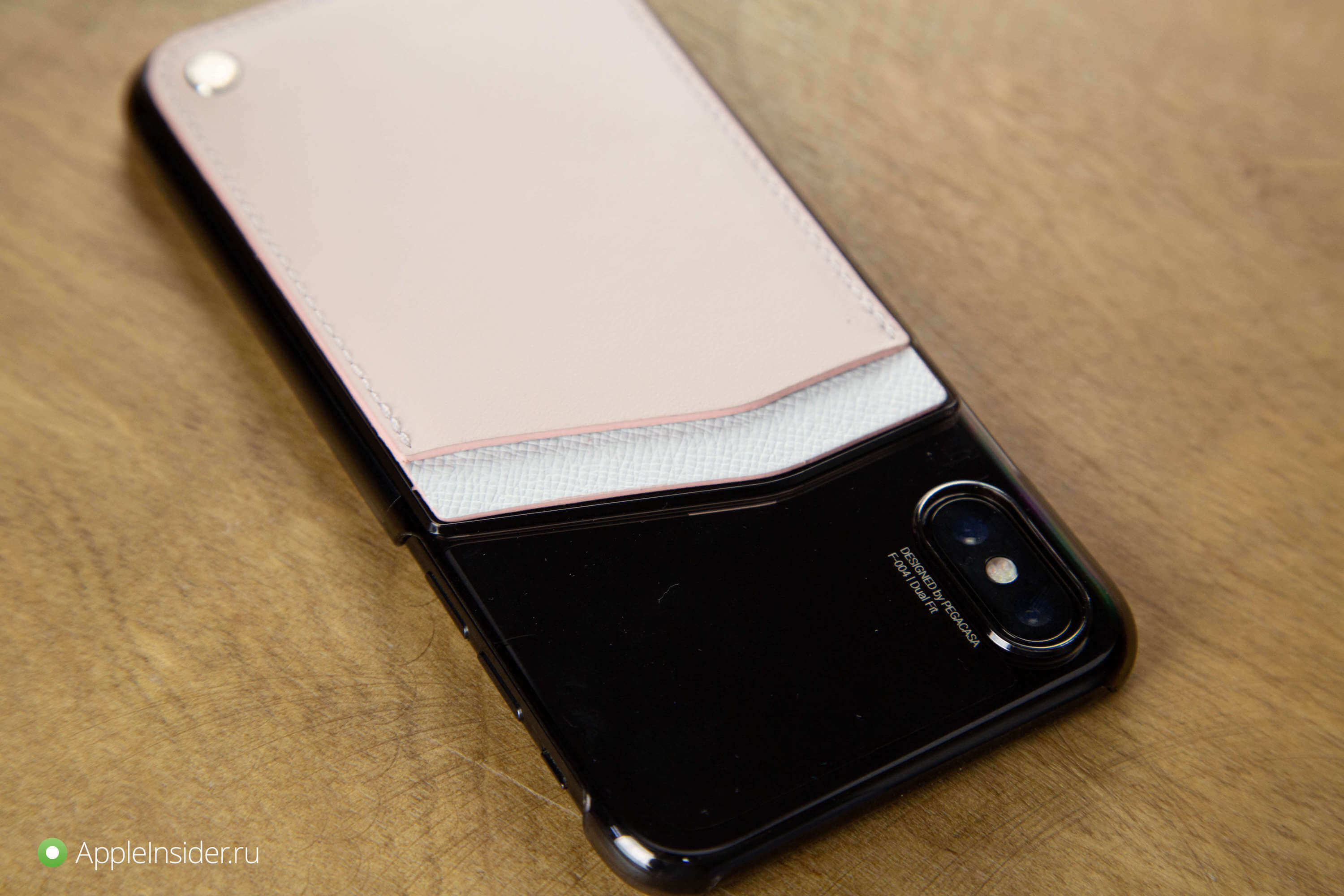 PEGACASA — чехлы для iPhone от партнера Apple. PEGACASA — чехлы для iPhone от партнера Apple. Фото.