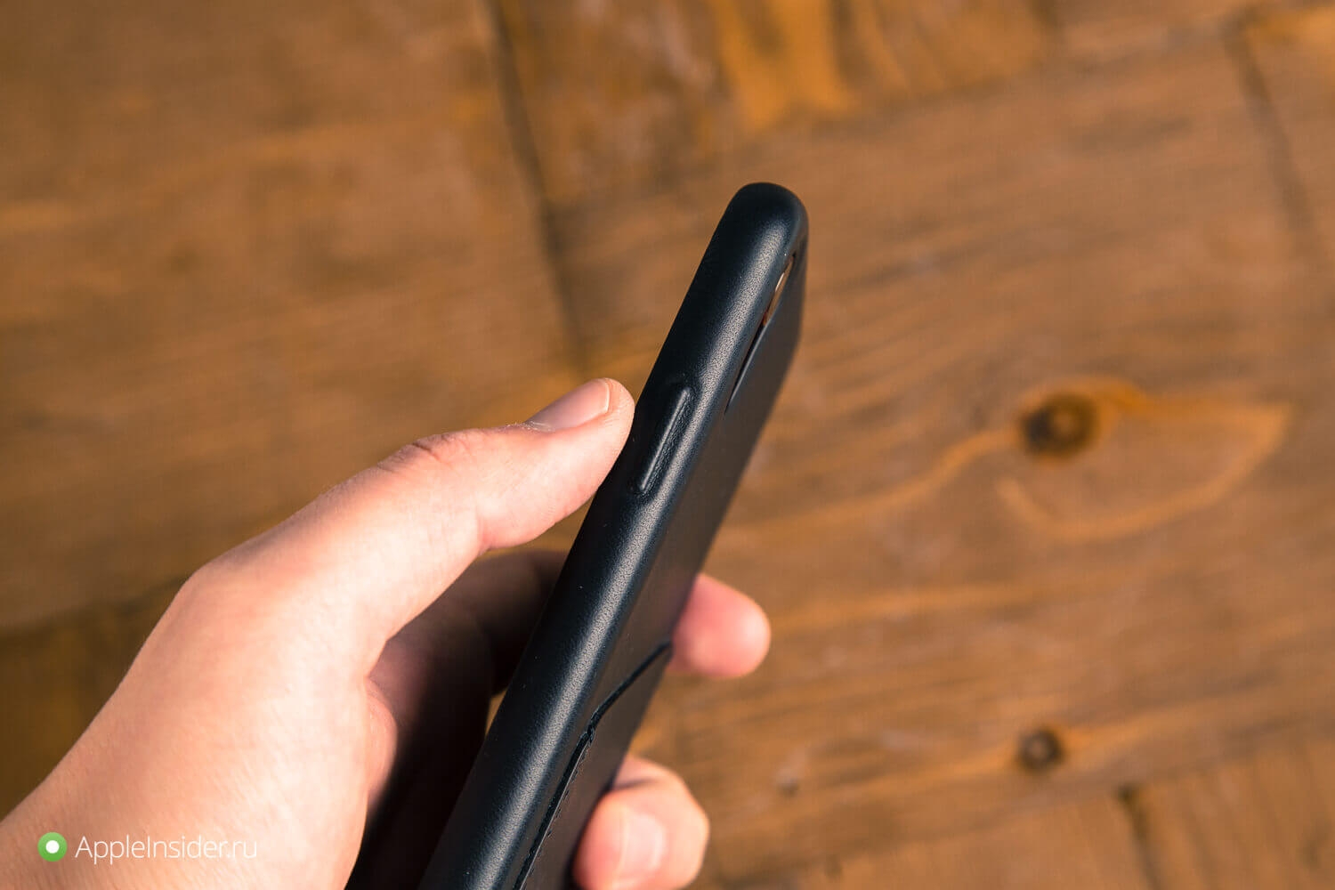 Из страны тюльпанов: новые чехлы для iPhone от Mujjo. Из страны тюльпанов: новые чехлы для iPhone от Mujjo. Фото.