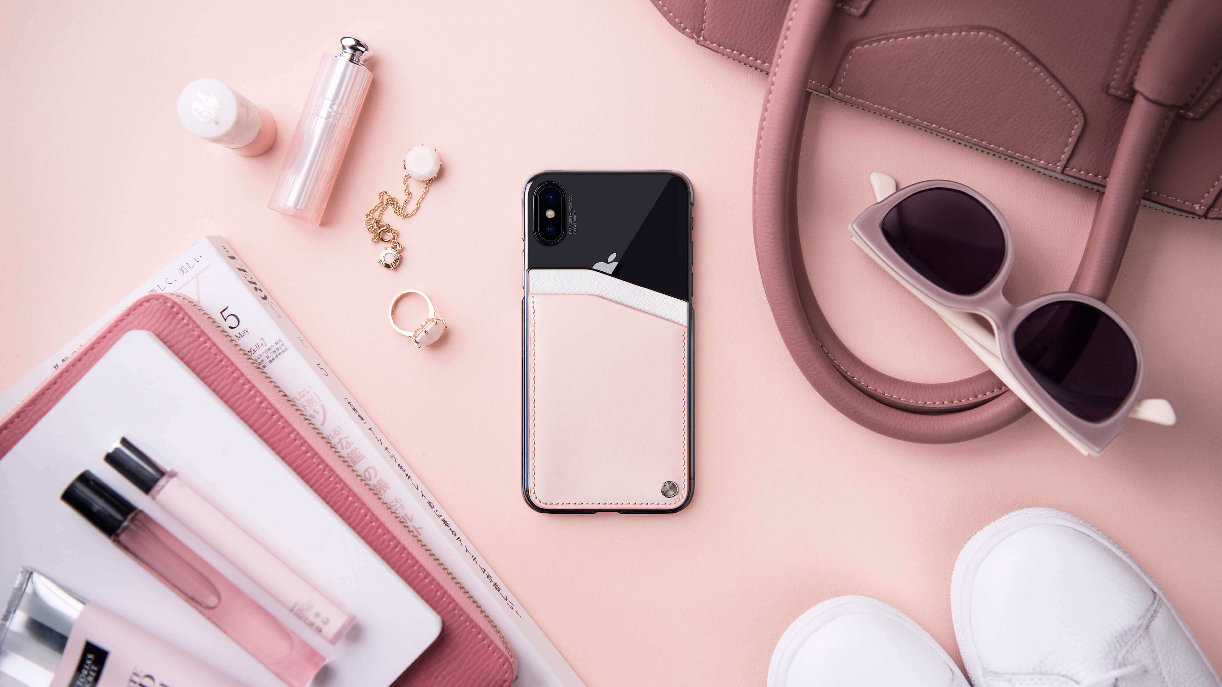 PEGACASA — чехлы для iPhone от партнера Apple. PEGACASA — чехлы для iPhone от партнера Apple. Фото.