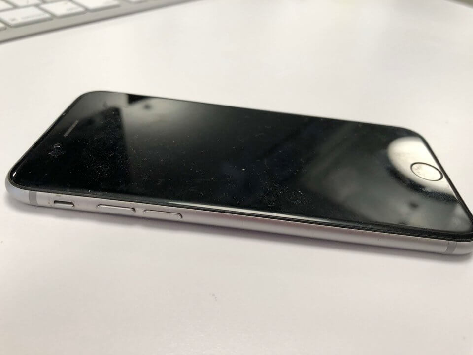 Как работает программа возврата старых iPhone. Как работает программа возврата старых iPhone. Фото.