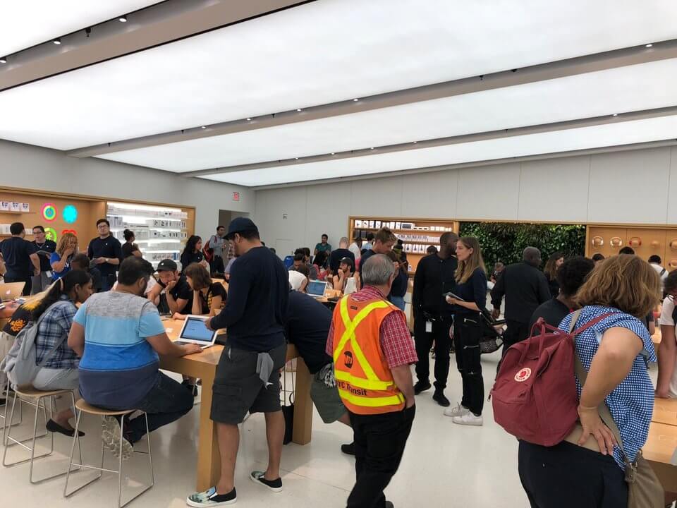 Как работает программа возврата старых iPhone. Как работает программа возврата старых iPhone. Фото.