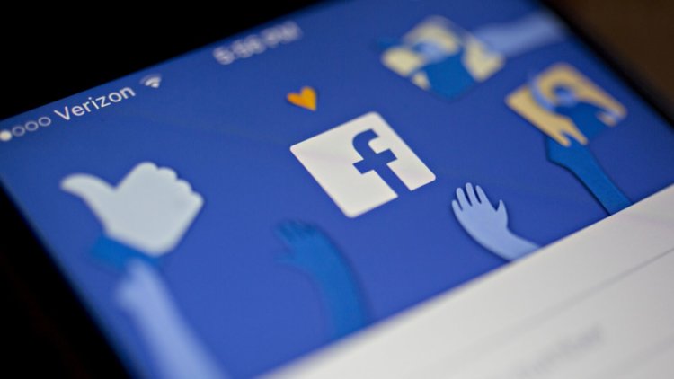 Facebook сливал Apple данные пользователей в обмен на покрывательство. Фото.