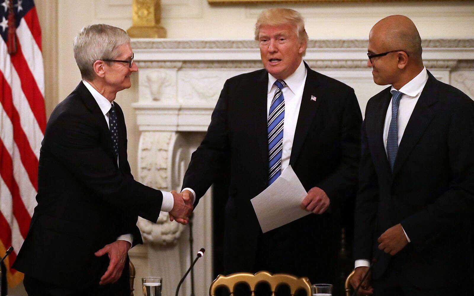 Трамп согласился не повышать цены на iPhone. Пока. Трамп согласился не повышать цены на iPhone. Пока. Фото.