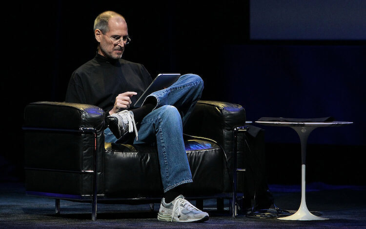 iPad вторгается на планету Земля, апрель 2010…. Фото.