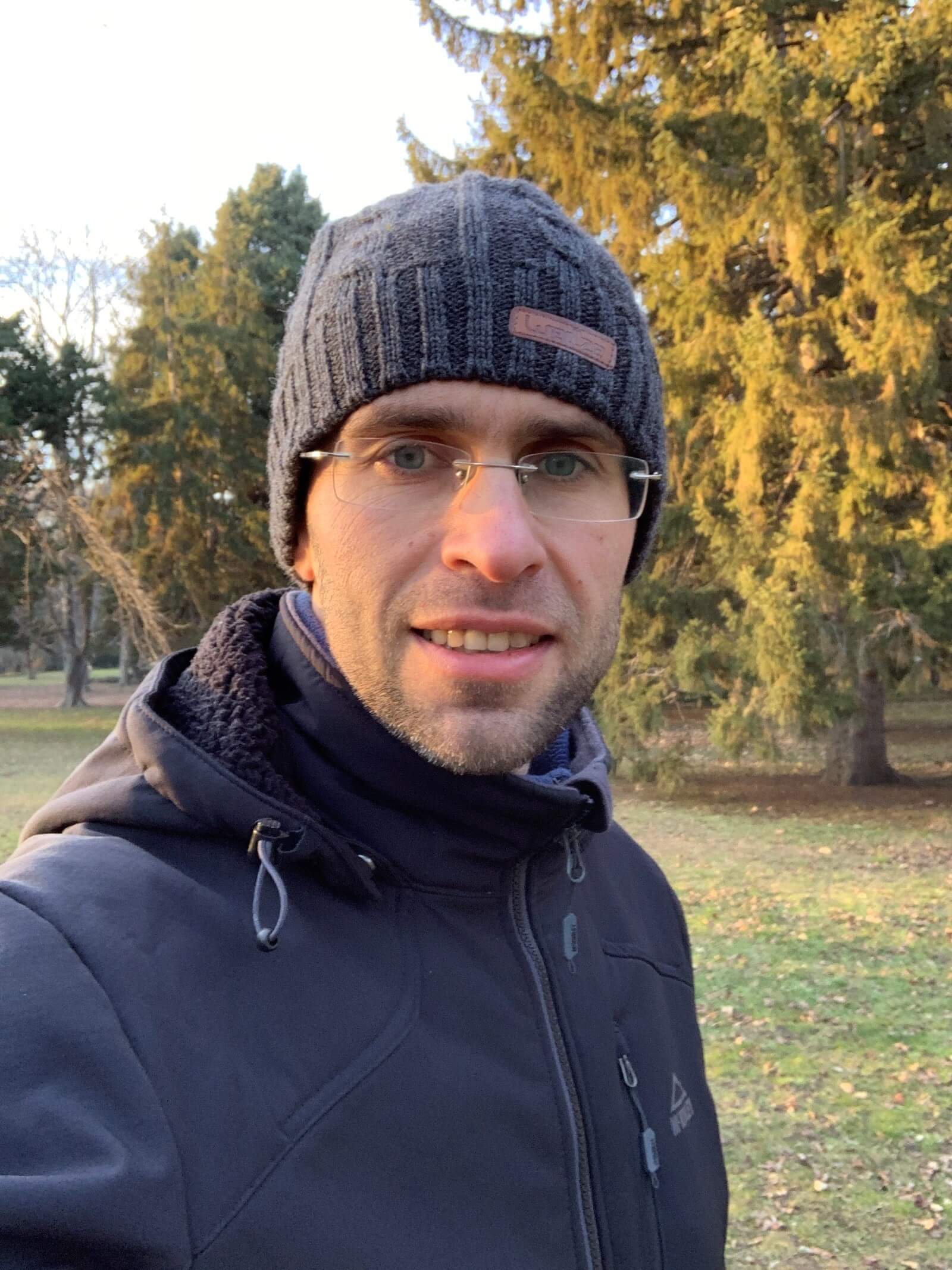Сравнение камер: iPhone XS против Xiaomi Mi Mix 3. Фронтальная камера (селфи). Сравнение камер: iPhone XS против Xiaomi Mi Mix 3. Фронтальная камера (селфи). Фото.