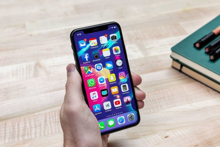 Пользователи столкнулись с проблемами после обновления до iOS 12.1.3. Фото.