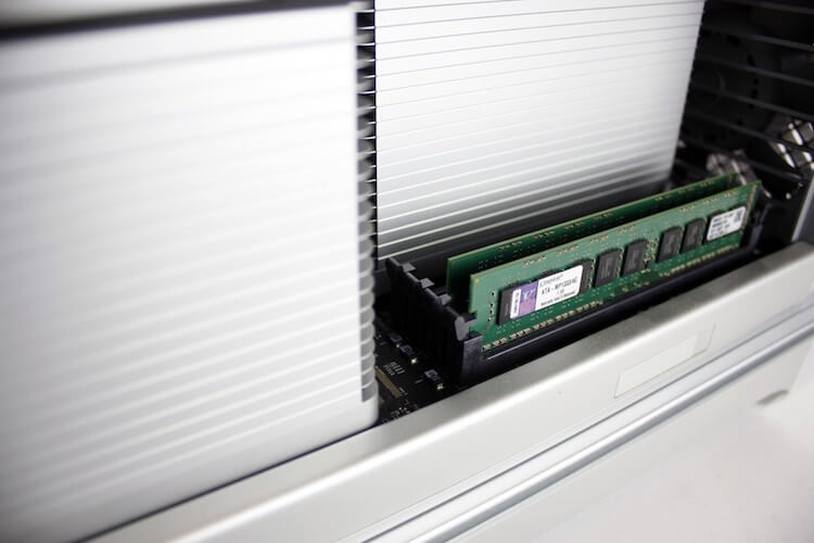 Mac Server G4 вернулся…. Mac Pro 2010 и 2012 года против Mac Pro 2013. Mac Server G4 вернулся…. Mac Pro 2010 и 2012 года против Mac Pro 2013. Фото.