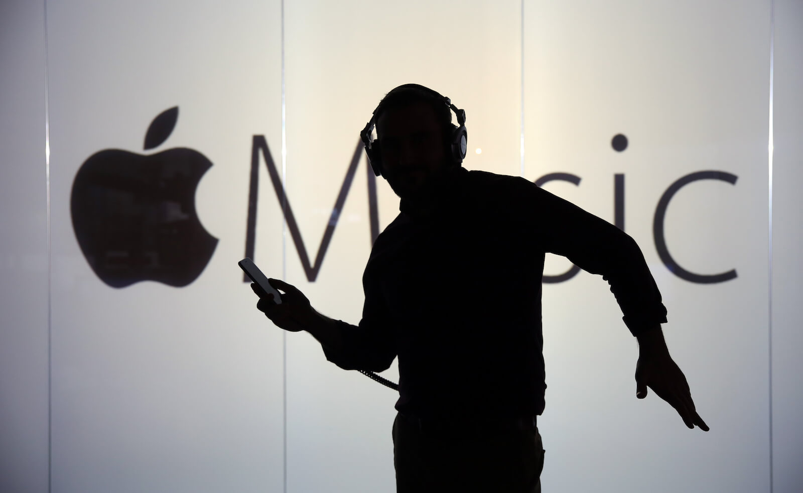 Как будет развиваться Apple Music. Мнение руководителей подразделения. А вы слушаете радио Beats 1? Как будет развиваться Apple Music. Мнение руководителей подразделения. А вы слушаете радио Beats 1? Фото.