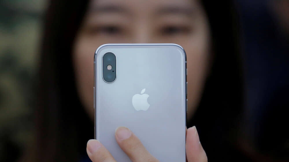 Скидки вдохнули в iPhone новую жизнь. Скидки вдохнули в iPhone новую жизнь. Фото.