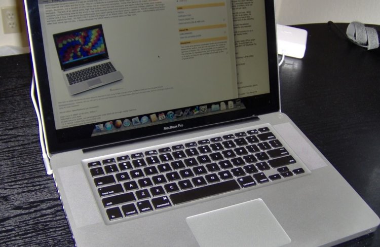 MacBook Pro (Late 2011): полицейские и скандал…. MacBook Pro (Late 2011): полицейские и скандал…. Фото.