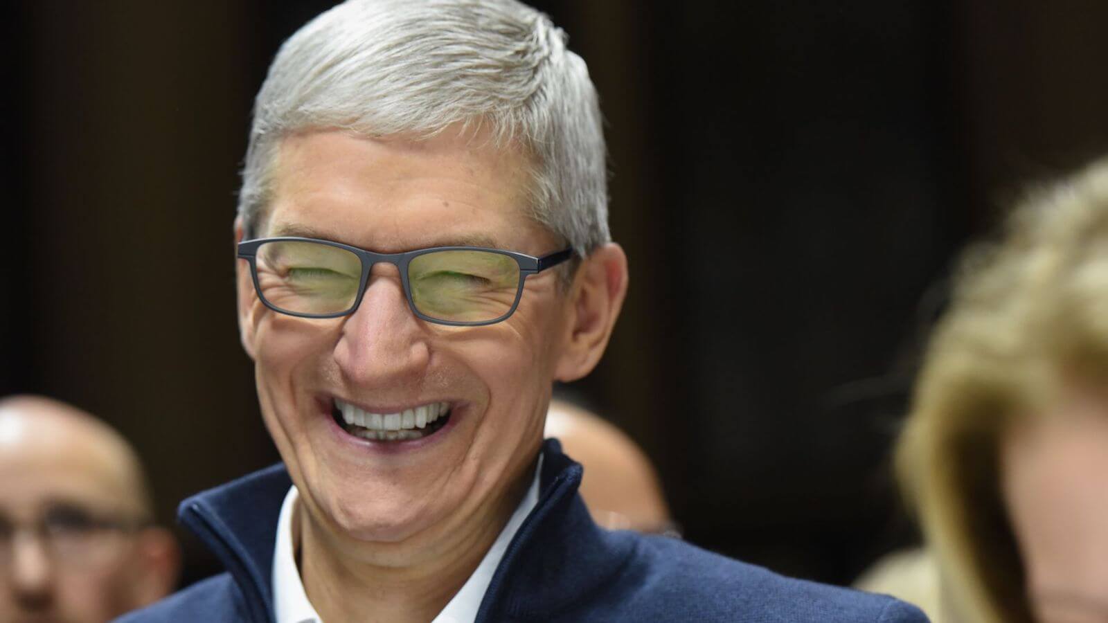 Как Apple обошла запрет на продажи iPhone в США. Как Apple обошла запрет на продажи iPhone в США. Фото.