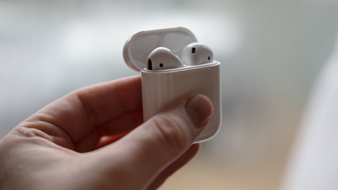 Как оценили AirPods 2 ведущие западные издания. Как оценили AirPods 2 ведущие западные издания. Фото.