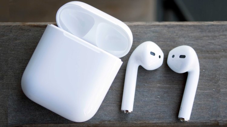 AirPods назвали опасными для здоровья. Фото.