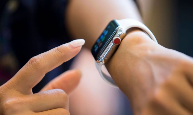Apple доложила о выявлении аритмии у 2 тысяч владельцев Apple Watch. Фото.