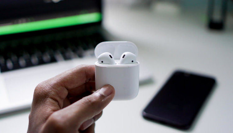 У Apple была готовая партия AirPods 2 еще в сентябре. Но что-то пошло не так. Фото.