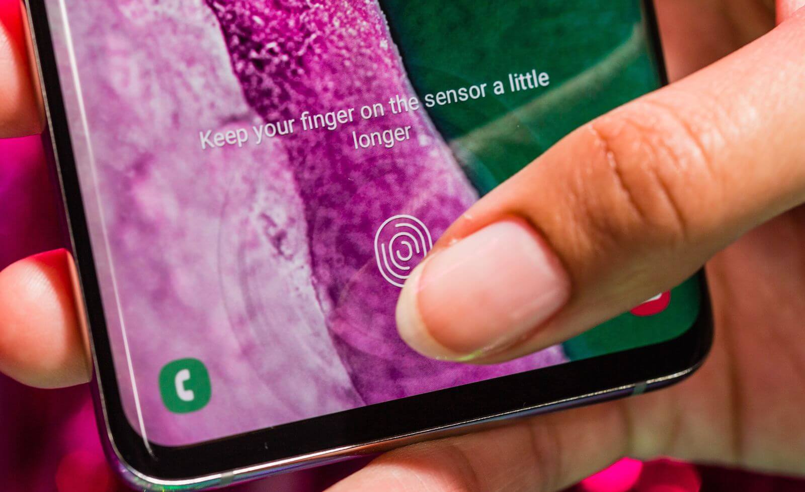 Apple и Qualcomm работают над экранным Touch ID. Чем он лучше Face ID? Apple и Qualcomm работают над экранным Touch ID. Чем он лучше Face ID? Фото.