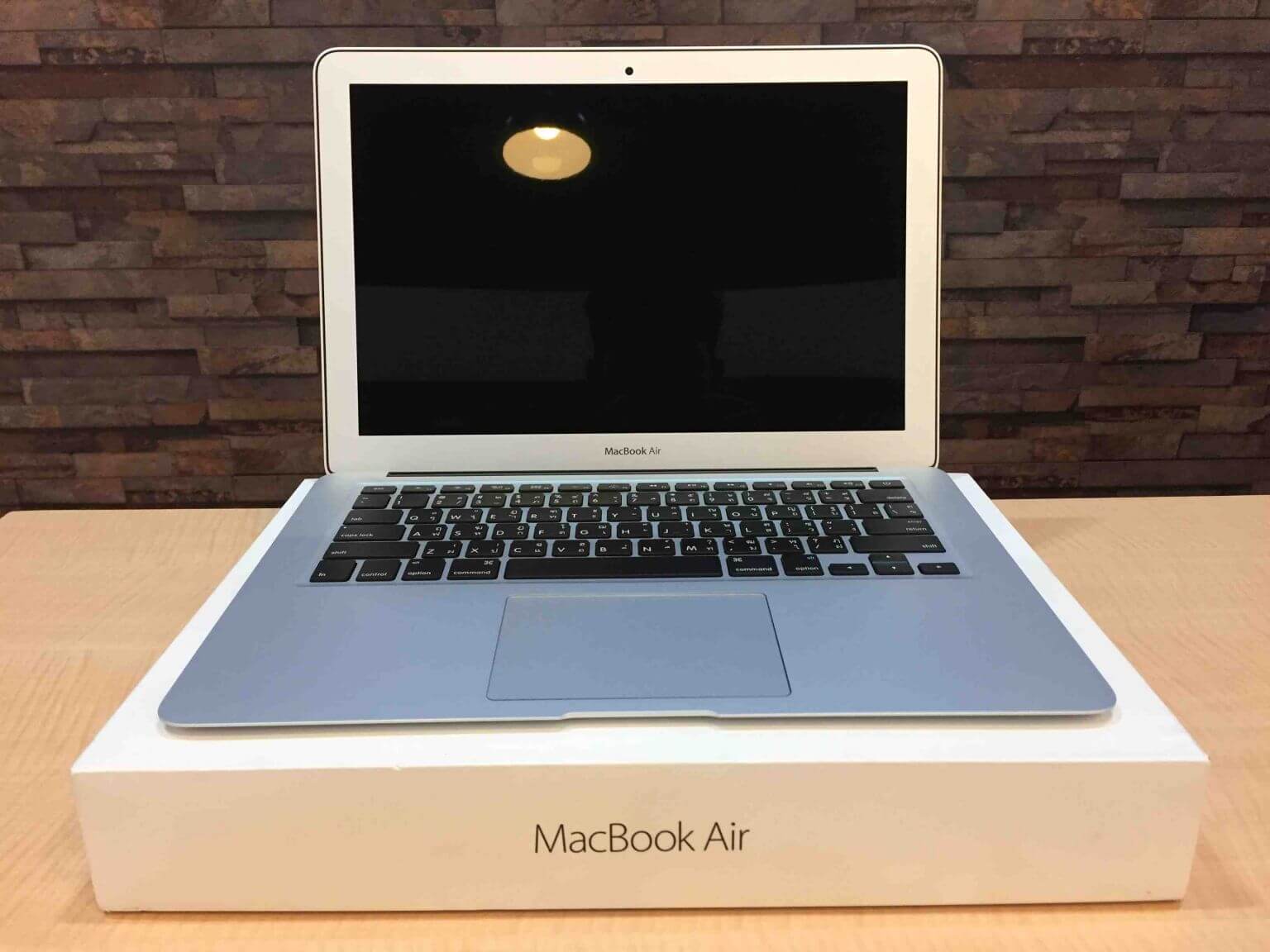 MacBook Air (Early 2014) – такой же, но быстрее и дешевле. Волшебная сила симметрии. MacBook Air (Early 2014) – такой же, но быстрее и дешевле. Волшебная сила симметрии. Фото.