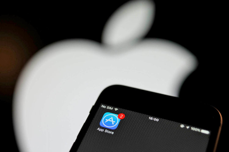 Верховный суд США разрешил пользователям судиться с Apple из-за монополии App Store. Фото.