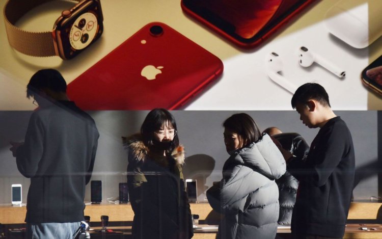 В Китае объявили бойкот технике Apple из-за Huawei. Фото.