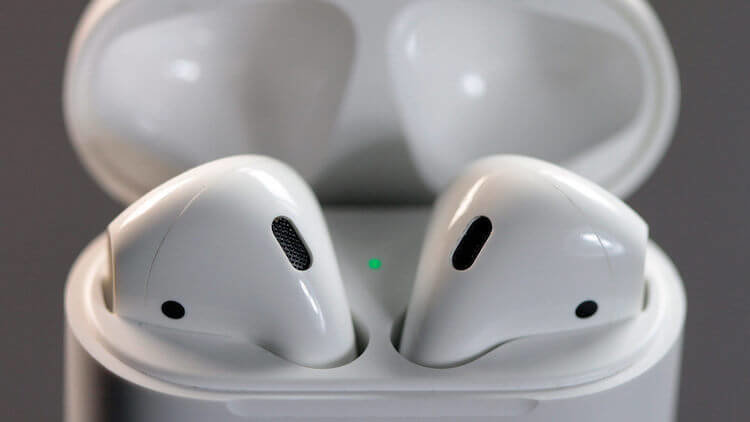 Подросток превратил EarPods в AirPods всего за 4 доллара. Фото.