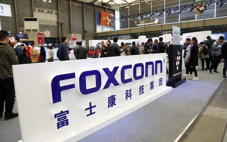 Foxconn запустит свой завод в США уже через год. Ждем американские iPhone? Фото.