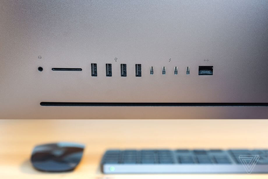 iMac Pro: Дешевле чем самый первый Mac. Коммуникации и разъёмы. iMac Pro: Дешевле чем самый первый Mac. Коммуникации и разъёмы. Фото.