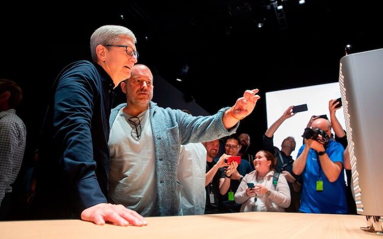 Джони Айв ушел из Apple из-за Тима Кука? Джони Айв ушел из Apple из-за Тима Кука? Фото.