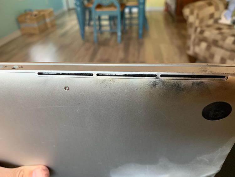 #Фото: Как выглядит MacBook Pro после взрыва аккумулятора. #Фото: Как выглядит MacBook Pro после взрыва аккумулятора. Фото.