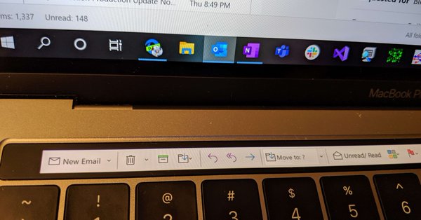 Как активировать Touch Bar в Windows 10. Как перенести панель «Пуск» на Touch Bar. Фото.