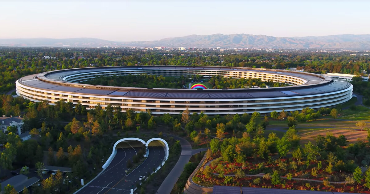 Сентябрь 2017: Apple Park готов к эксплуатации. Сентябрь 2017: Apple Park готов к эксплуатации. Фото.