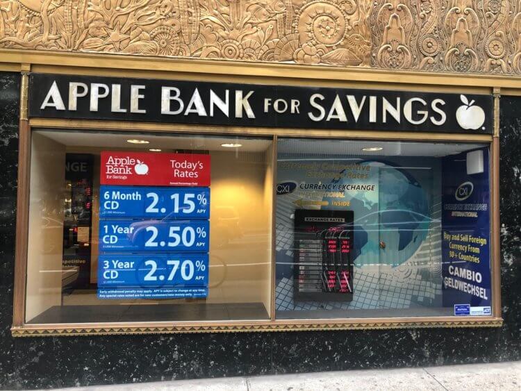 Apple Card мы увидели. На очереди банк от Apple. Фото.