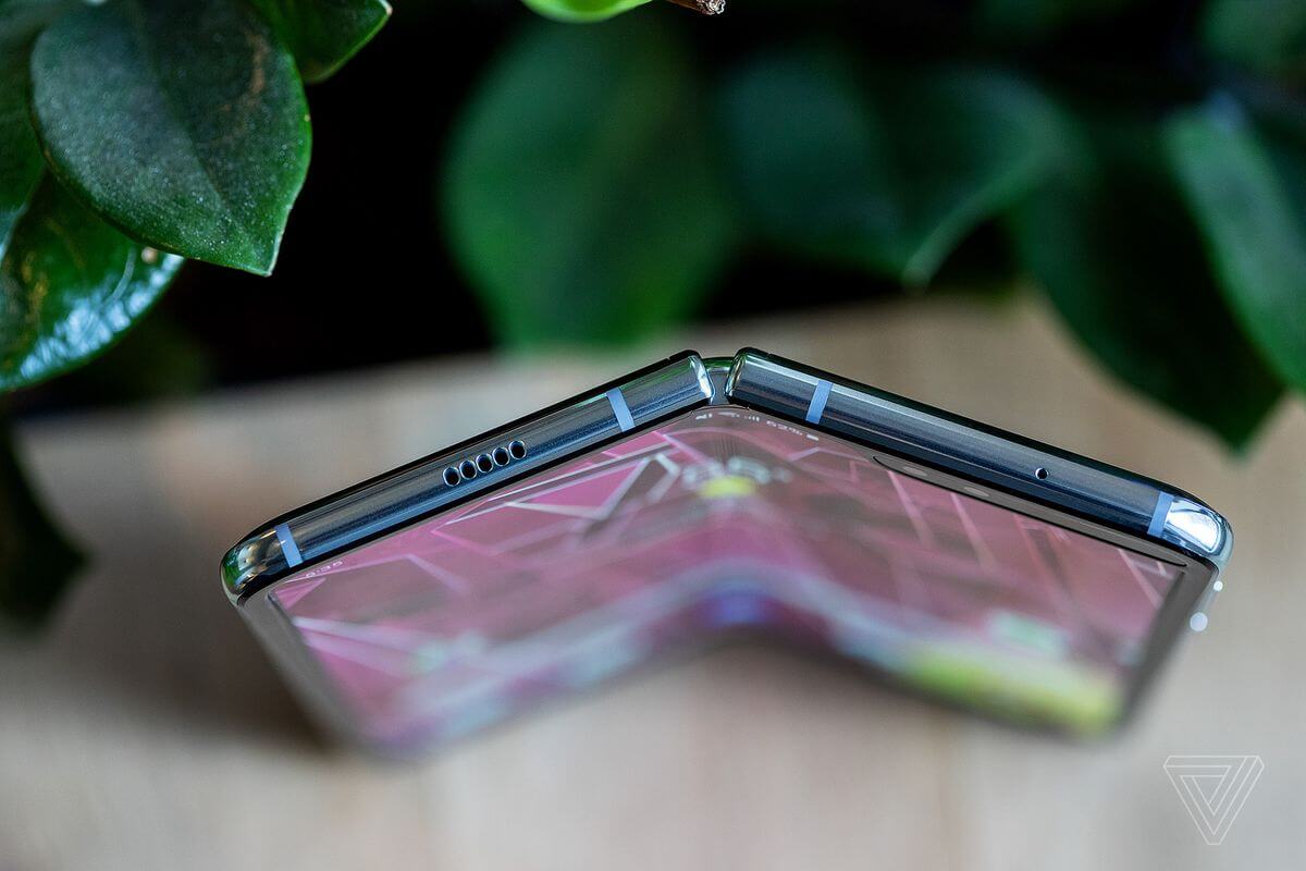 Apple выпустит сгибаемый iPhone. Шарниры, применяемые в Galaxy Fold. Apple выпустит сгибаемый iPhone. Шарниры, применяемые в Galaxy Fold. Фото.