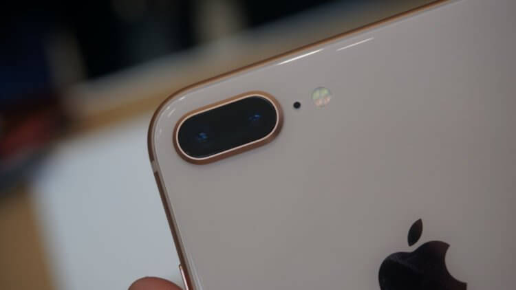 Apple обвинили в краже технологий камер для iPhone. Фото.