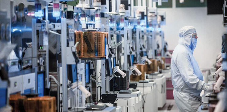 Что означает «7 нм техпроцесс»? Производство процессоров похоже на лабораторию из фантастического фильма. Что означает «7 нм техпроцесс»? Производство процессоров похоже на лабораторию из фантастического фильма. Фото.