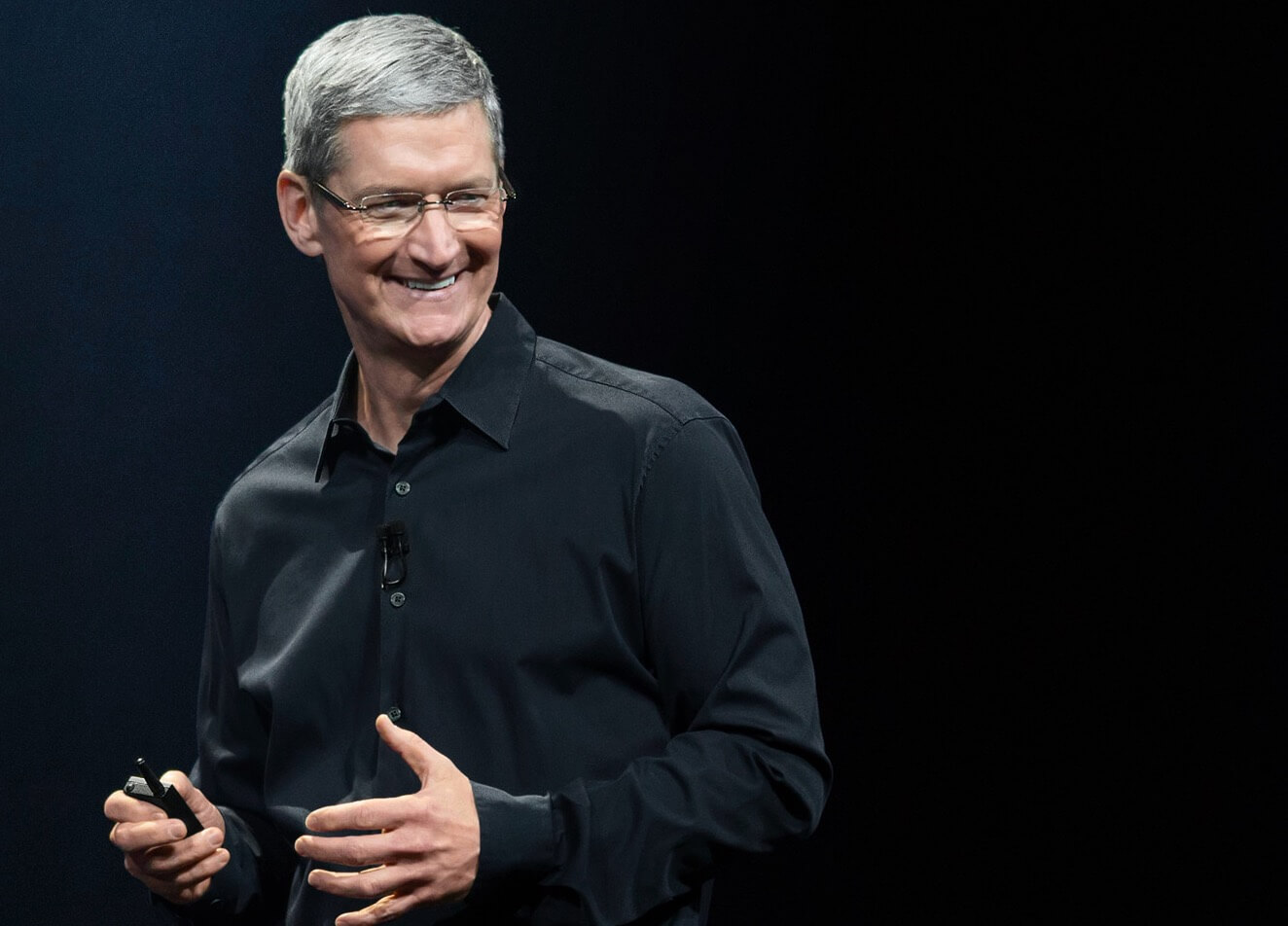 Тим Кук расстроен, что у тебя опять осыпался зарядный кабель. Фото.