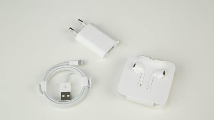 Можно ли заряжать iPhone зарядкой от iPad и MacBook? Отвечает Apple. Фото.