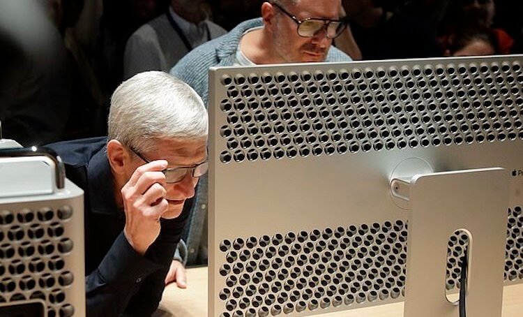 Почему квартальные отчеты Apple такие интересные? Фото.