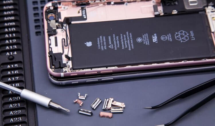 Не включаются iPhone 6s или iPhone 6s Plus? Apple бесплатно их починит. Не включаются iPhone 6s или iPhone 6s Plus? Apple бесплатно их починит. Фото.