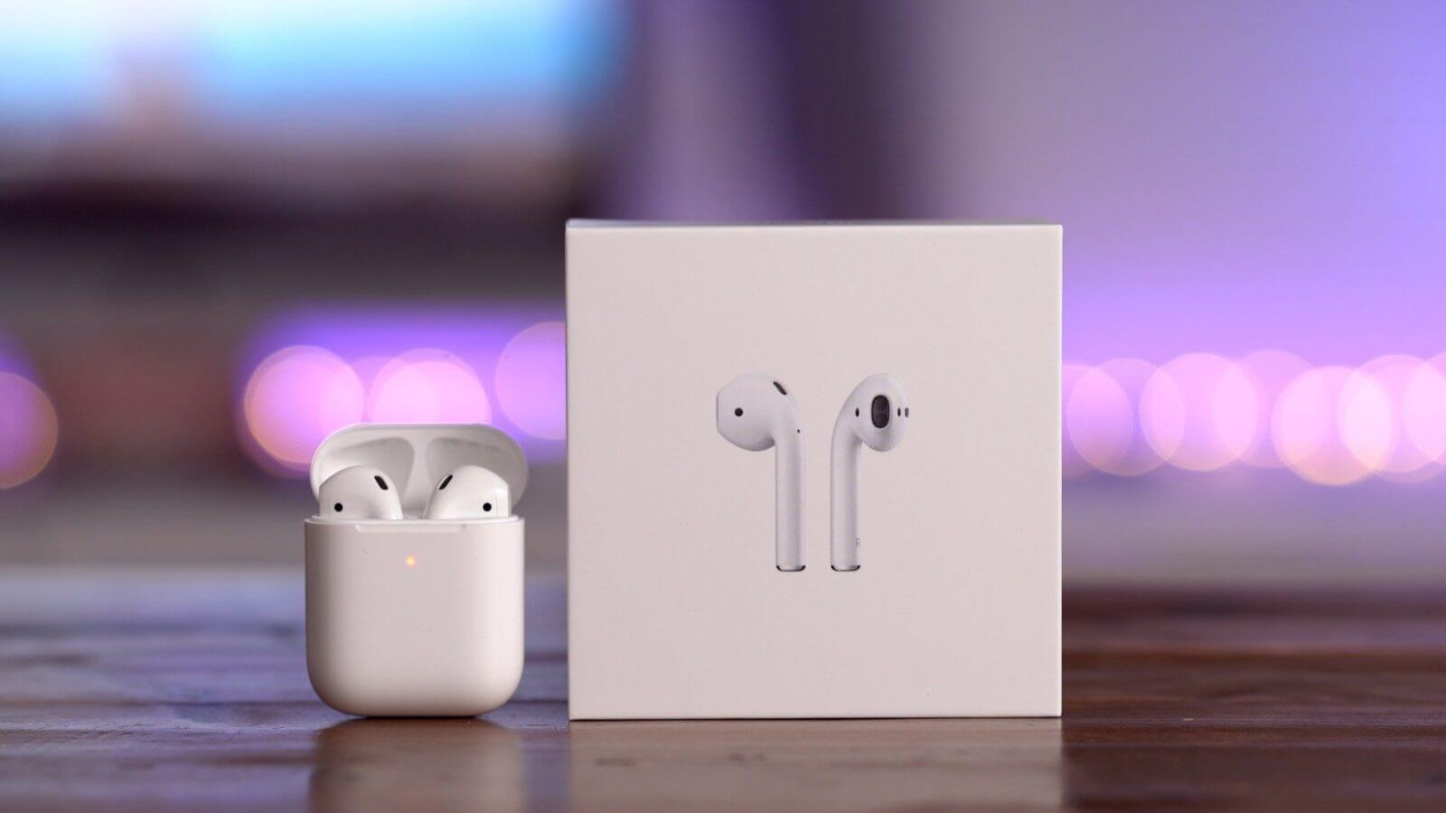 Подростки выбирают AirPods вместо Louis Vuitton. AirPods — самый желанный подарок среди молодёжи. Подростки выбирают AirPods вместо Louis Vuitton. AirPods — самый желанный подарок среди молодёжи. Фото.