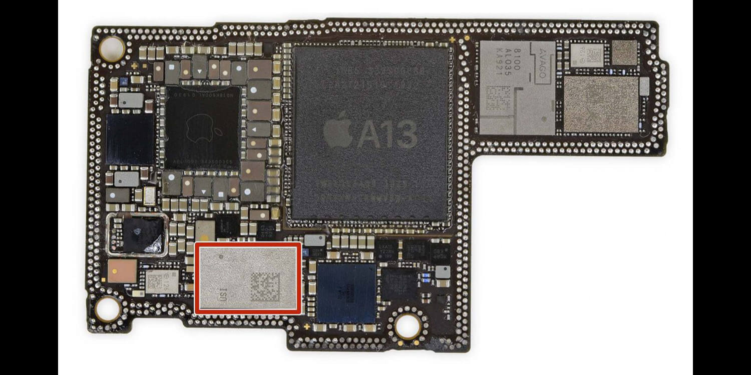 То есть, AirTag вот-вот поступят в продажу? Apple U1 (выделен) на материнской плате iPhone 11. То есть, AirTag вот-вот поступят в продажу? Apple U1 (выделен) на материнской плате iPhone 11. Фото.