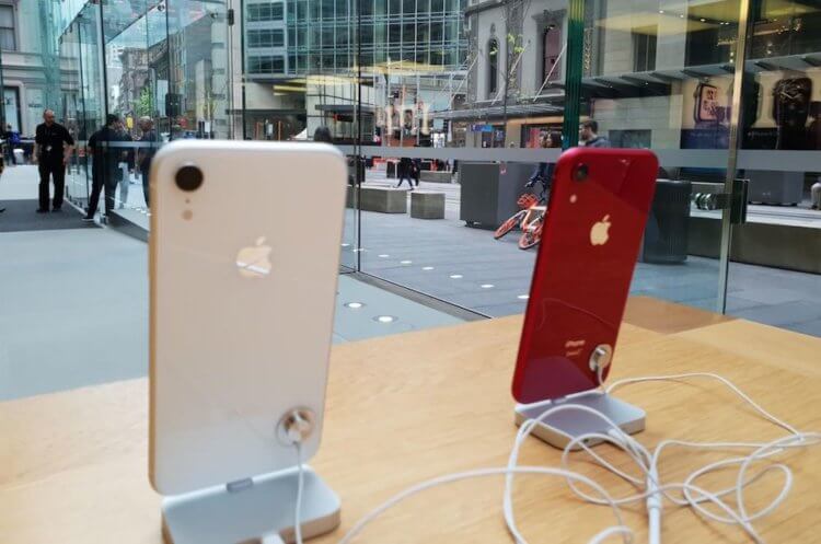 Apple получает 66% всех денег рынка смартфонов. Фото.