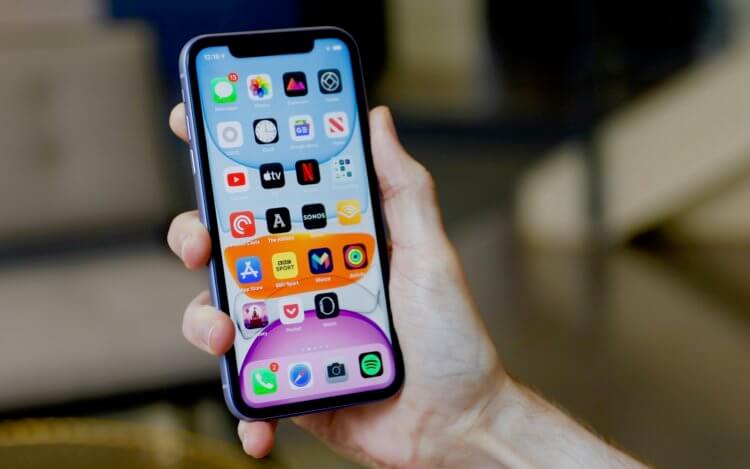 Надо быть проще, или Как элитарность Apple мешает ей в борьбе за рынок. Фото.