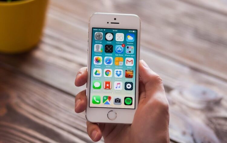 iPhone SE 2 получит Touch ID в боковой кнопке? Фото.