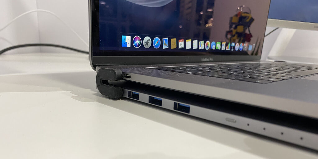Linedock 15-16. Новый Linedock, обратите внимание на соединители в форме U. Linedock 15-16. Новый Linedock, обратите внимание на соединители в форме U. Фото.