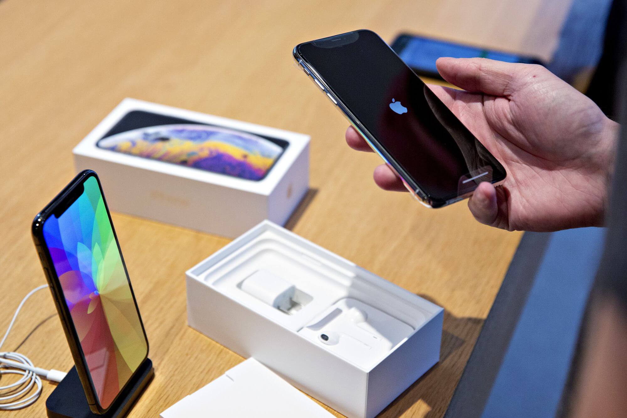 Кому вредят пошлины США. Apple могла не выдержать груза импортных пошлин, и тогда всем пришлось бы несладко. Кому вредят пошлины США. Apple могла не выдержать груза импортных пошлин, и тогда всем пришлось бы несладко. Фото.