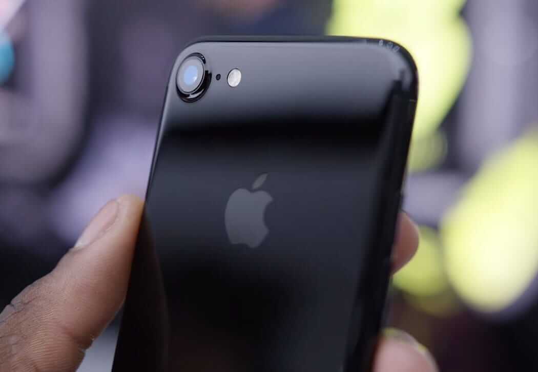 iPhone 7 в России подешевел почти вдвое со старта продаж