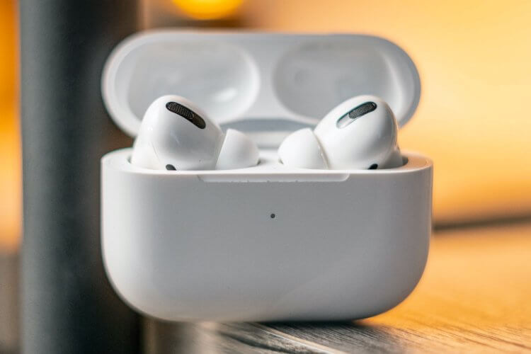 Почему Apple стоит выпустить упрощённую версию AirPods Pro. Фото.