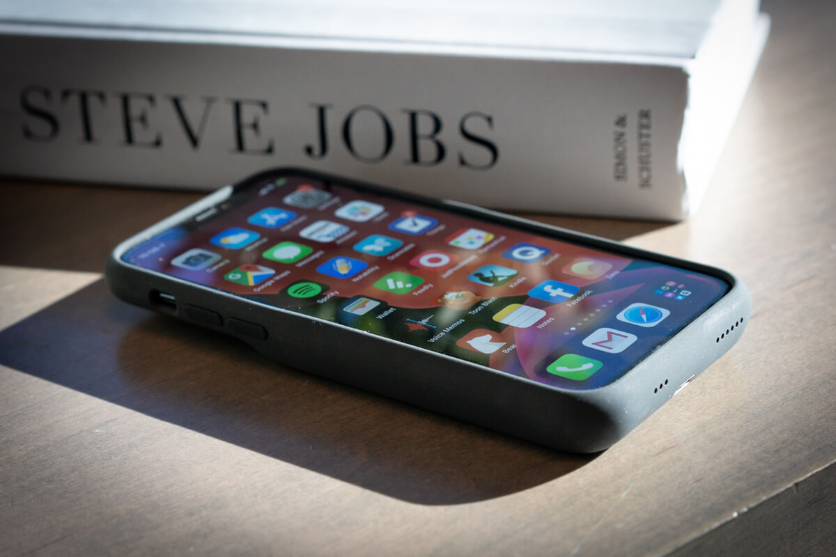 Батарея iPhone 12. Вы не думали, что ёмкость аккумулятора iPhone могла быть и побольше? Батарея iPhone 12. Вы не думали, что ёмкость аккумулятора iPhone могла быть и побольше? Фото.
